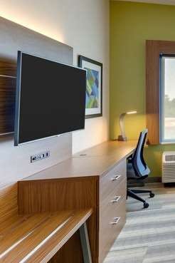 Hotel Holiday Inn Express Wilmington Porters Neck photo 2