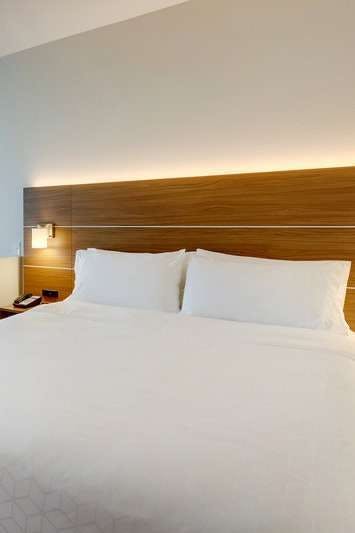 Hotel Holiday Inn Express Wilmington Porters Neck photo 1