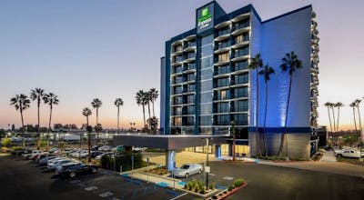 Holiday Inn Express & Suites Santa Ana Orange County