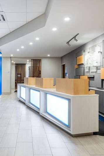 Hotel Holiday Inn Express & Suites Santa Ana Orange County photo 5