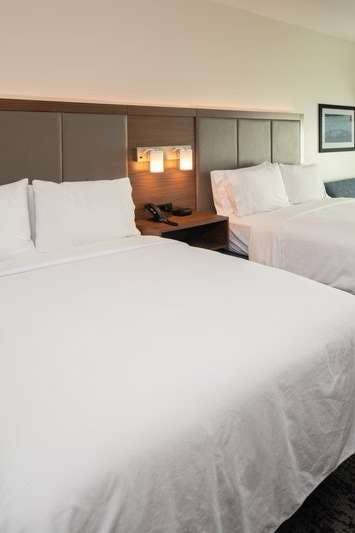 Hotel Holiday Inn Express & Suites Little Rock Downtown photo 2