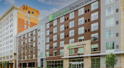 Holiday Inn Express & Suites Lincoln Downtown