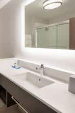 Hotel Holiday Inn Express & Suites Lincoln Downtown photo 4