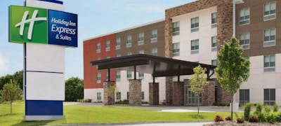 Holiday Inn Express & Suites Tomah
