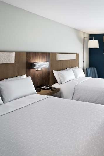 Hotel Holiday Inn Express & Suites Tomah photo 2