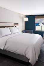 Hotel Holiday Inn Express & Suites Tomah photo 1