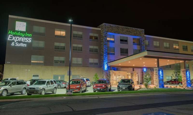 Holiday Inn Express & Suites Dayton Sw University Area