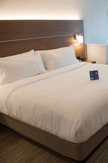 Hotel Holiday Inn Express & Suites Dayton Sw University Area photo 1