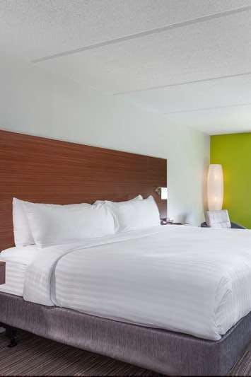 Hotel Holiday Inn Express & Suites Augusta West Ft Gordon Area photo 1