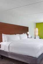 Hotel Holiday Inn Express & Suites Augusta West Ft Gordon Area photo 1