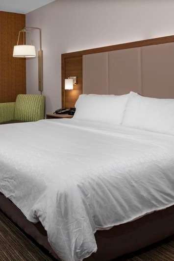 Hotel Holiday Inn Express & Suites The Dalles photo 1