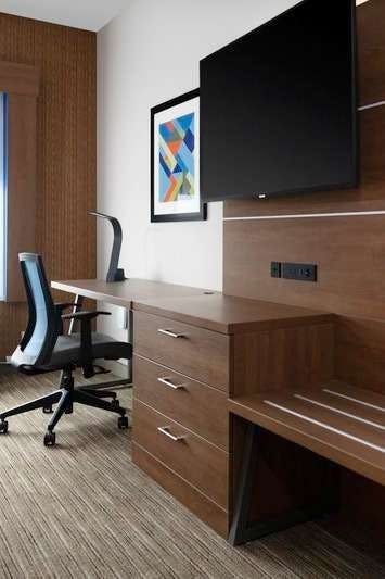 Hotel Holiday Inn Express & Suites The Dalles photo 3