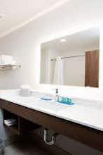 Hotel Holiday Inn Express & Suites Houston Sw Galleria Area photo 5