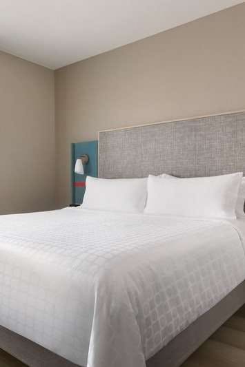 Hotel Avid Hotels Boston Logan Airport Revere photo 1