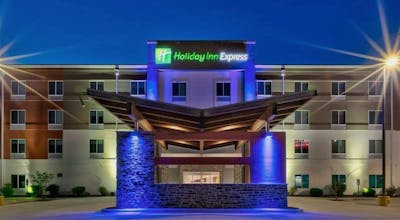 Holiday Inn Express & Suites Effingham