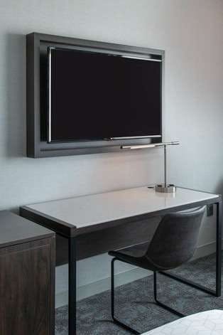 Hotel Holiday Inn Express Boston Logan Airport Revere photo 3