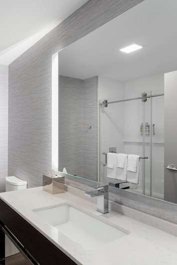 Hotel Holiday Inn Express Boston Logan Airport Revere photo 4