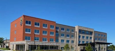 Holiday Inn Express & Suites Madison West Middleton