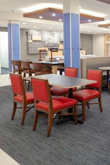 Hotel Holiday Inn Express & Suites Phoenix East Gilbert photo 5