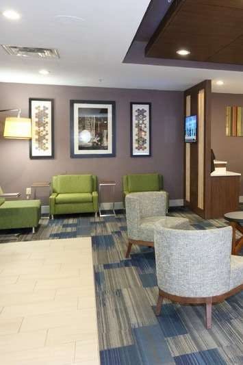 Hotel Holiday Inn Express & Suites Newport News photo 4