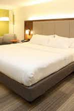 Hotel Holiday Inn Express & Suites Newport News photo 1