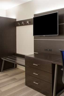 Hotel Holiday Inn Express & Suites Gilbert – Mesa Gateway Airport photo 3