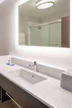 Hotel Holiday Inn Express & Suites Gilbert – Mesa Gateway Airport photo 4