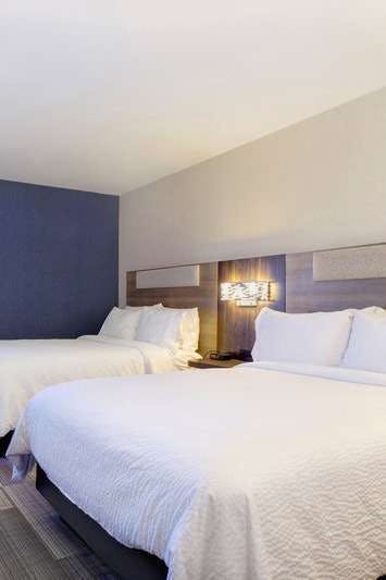 Hotel Holiday Inn Express & Suites Phoenix Tempe photo 3