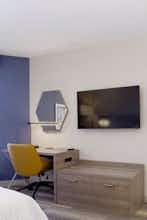 Hotel Holiday Inn Express & Suites Phoenix Tempe photo 4