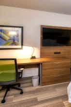 Hotel Holiday Inn Express & Suites Omaha Downtown Old Market photo 3
