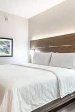 Hotel Holiday Inn Express & Suites Moundsville photo 2