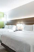 Hotel Holiday Inn Express & Suites Moundsville photo 3