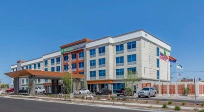 Holiday Inn Express & Suites Phoenix Dwtn State Capitol