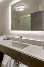 Hotel Holiday Inn Express & Suites Phoenix Dwtn State Capitol photo 5