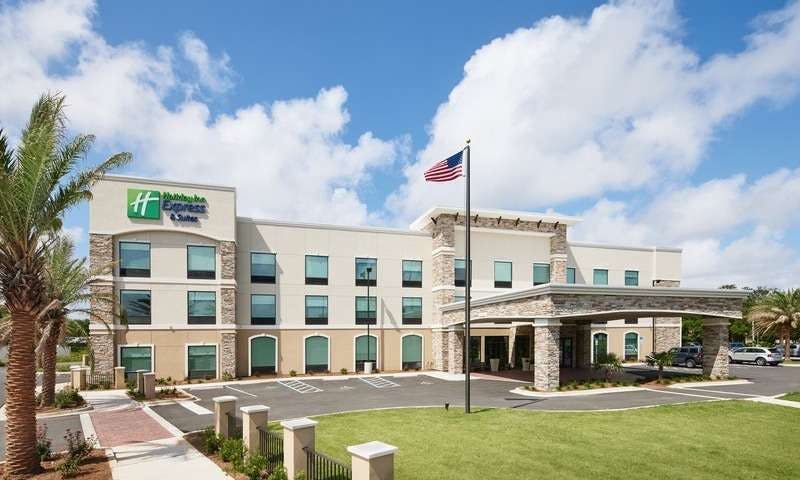 Holiday Inn Express & Suites Gulf Breeze Pensacola Area