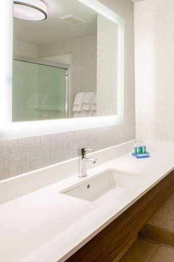 Hotel Holiday Inn Express & Suites Gulf Breeze Pensacola Area photo 4