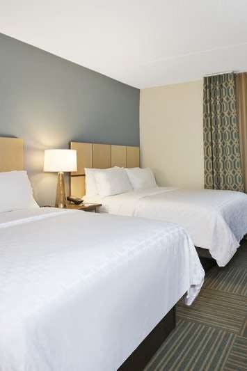 Hotel Candlewood Suites Grand Rapids Airport photo 2