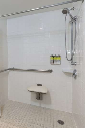 Hotel Candlewood Suites Grand Rapids Airport photo 5