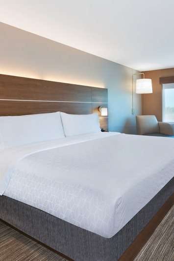 Hotel Holiday Inn Express & Suites Cedar Springs Grand Rapids N photo 1