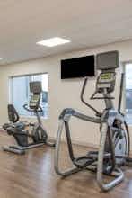 Hotel Holiday Inn Express & Suites Chicago West St Charles photo 5