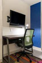 Hotel Holiday Inn Express & Suites Chicago West St Charles photo 3