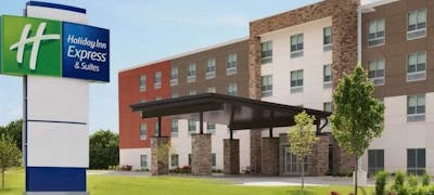 Holiday Inn Express & Suites Oak Grove