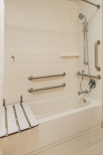 Hotel Holiday Inn Express & Suites Oak Grove photo 5