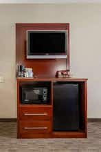 Hotel Holiday Inn Express & Suites Milwaukee Nw – Park Place photo 4