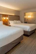 Hotel Holiday Inn Express & Suites Milwaukee Nw – Park Place photo 2