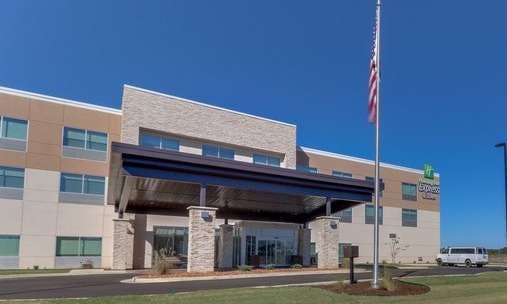 Holiday Inn Express & Suites Union City