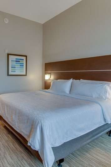 Hotel Holiday Inn Express & Suites Union City photo 1