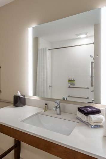 Hotel Candlewood Suites Fargo South Medical Center photo 5