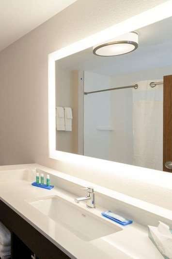 Hotel Holiday Inn Express & Suites Onalaska La Crosse Area photo 5