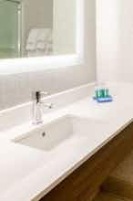 Hotel Holiday Inn Express Minneapolis West Plymouth photo 5